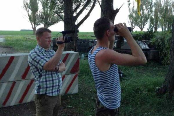 Фотоальбом: будни журналистов в зоне АТО Фотоальбом: будни журналистов в зоне АТО