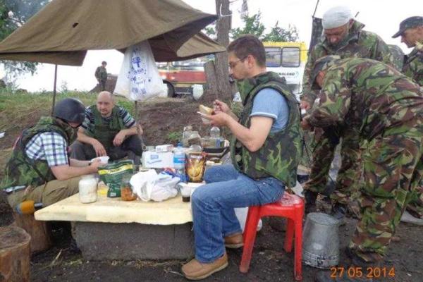 Фотоальбом: будни журналистов в зоне АТО Фотоальбом: будни журналистов в зоне АТО