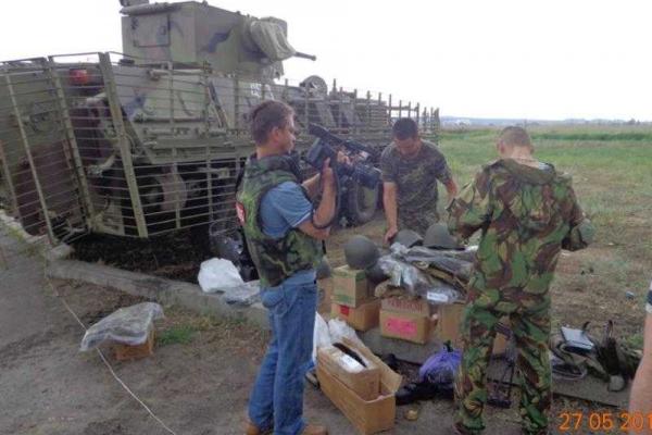 Фотоальбом: будни журналистов в зоне АТО Фотоальбом: будни журналистов в зоне АТО