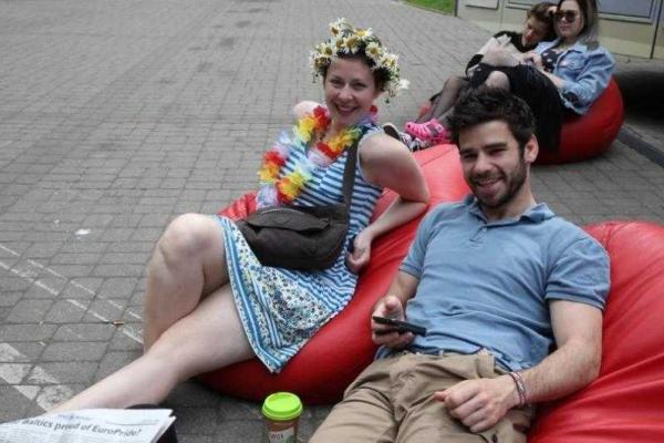 В центре Риги представители сексуальных меньшинствна провели гей-парад