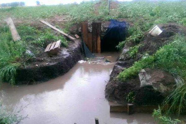 Волонтеры: после сильного ливня из блиндажей вокруг Мариуполя... выплывали