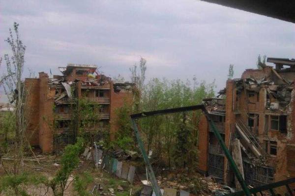 Украинский флаг развевается над Широкино, "под носом" у врага 