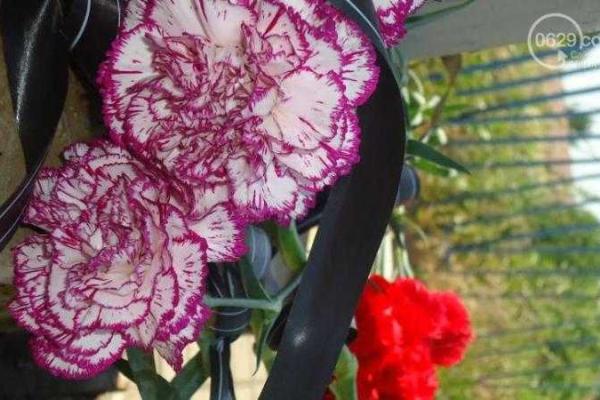 В Мариуполе почтили память пограничников, погибших в городе ровно год назад В Мариуполе почтили память пограничников, погибших в городе ровно год назад