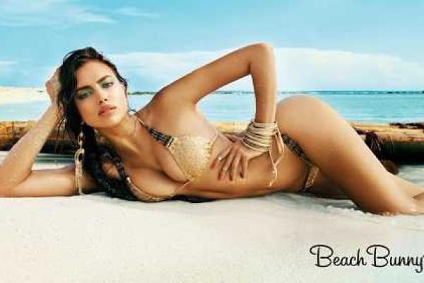 Новая коллекция купальников на обворожительной Ирине Шейк