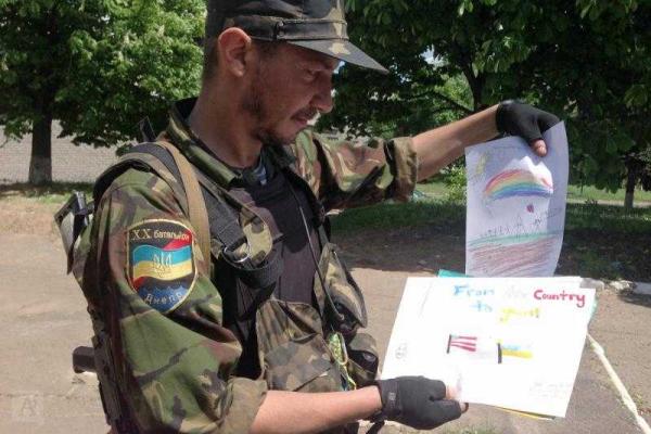 Жизнь в зоне АТО: за что люди ругают военных, сепаратистов и Россию - Яна Седова