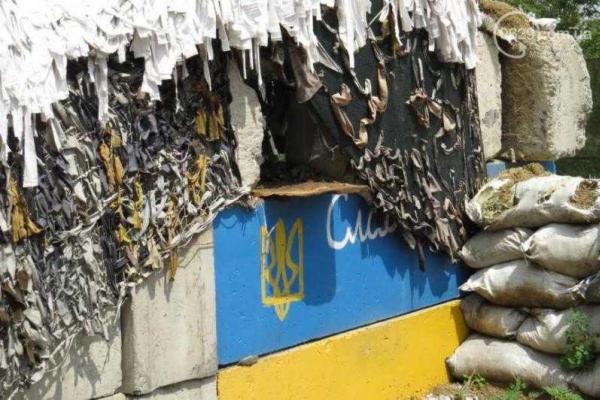 Руководство Нацгвардии и волонтеры помогли бойцам пострадавшего от непогоды блокпоста в Мариуполе 