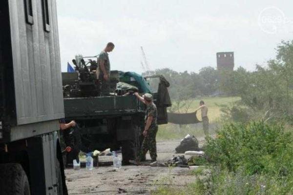 Руководство Нацгвардии и волонтеры помогли бойцам пострадавшего от непогоды блокпоста в Мариуполе 