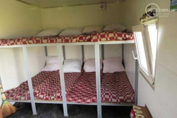 Руководство Нацгвардии и волонтеры помогли бойцам пострадавшего от непогоды блокпоста в Мариуполе 