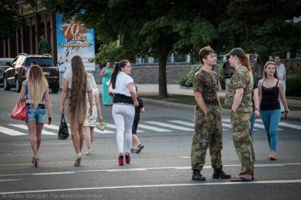 Сербский наемник в Донецке "сражается с преступниками из НАТО" Сербский наемник в Донецке "сражается с преступниками из НАТО"