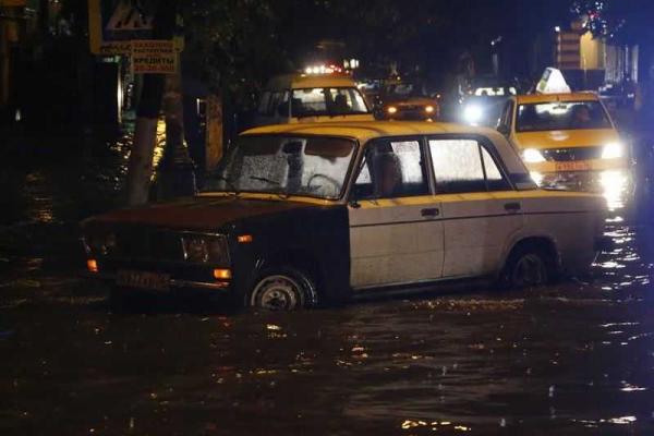 Стихия лютует в российском Воронеже Стихия лютует в российском Воронеже