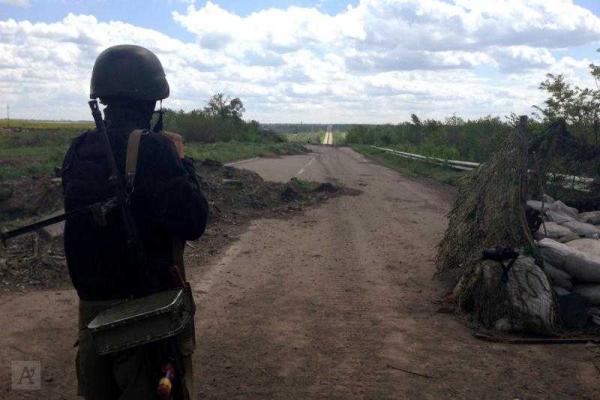 Жизнь в зоне АТО: за что люди ругают военных, сепаратистов и Россию - Яна Седова