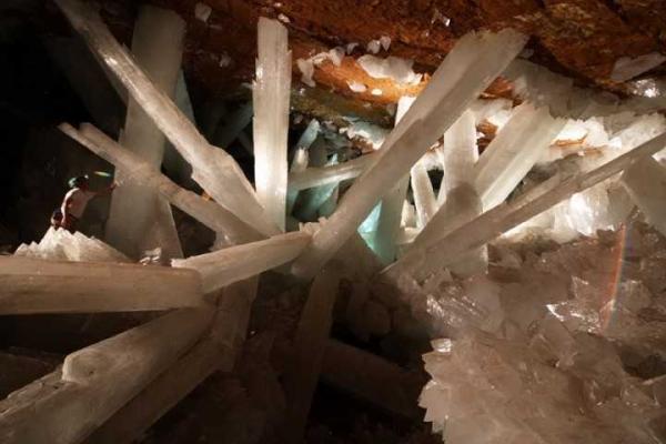 Пещера гигантских кристаллов в Мексике 