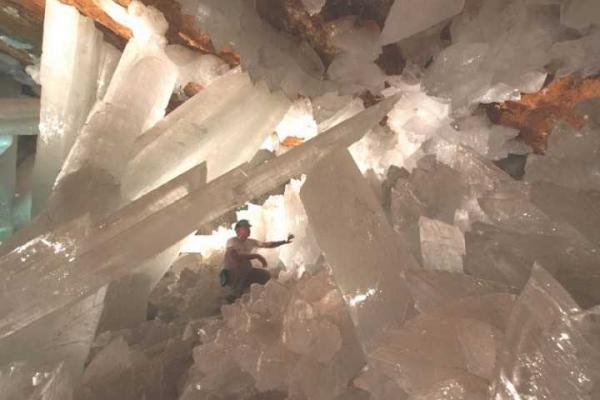 Пещера гигантских кристаллов в Мексике 