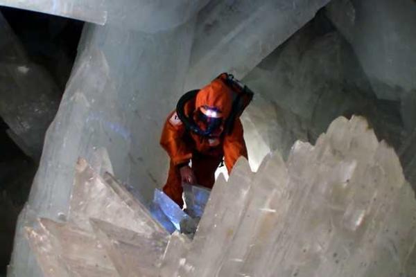 Пещера гигантских кристаллов в Мексике 