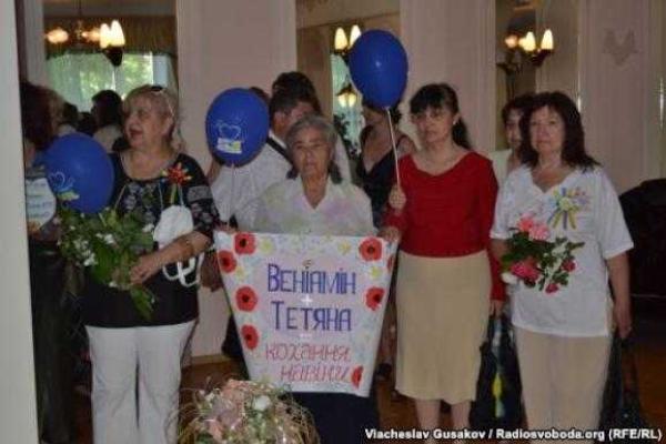 Волонтеры организовали свадьбу бойцу, каждый день рискующему жизнью на Донбассе Волонтеры организовали свадьбу бойцу, каждый день рискующему жизнью на Донбассе