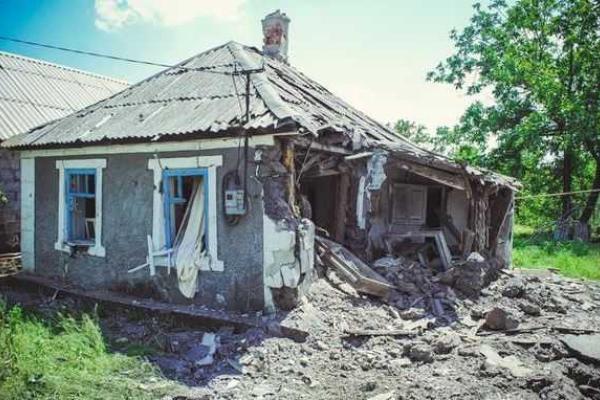 Боевики выкинули в Сеть фото разрушенной Марьинки