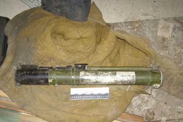 При обыске в доме участника НВФ, скрывающегося от милиции, найден арсенал оружия