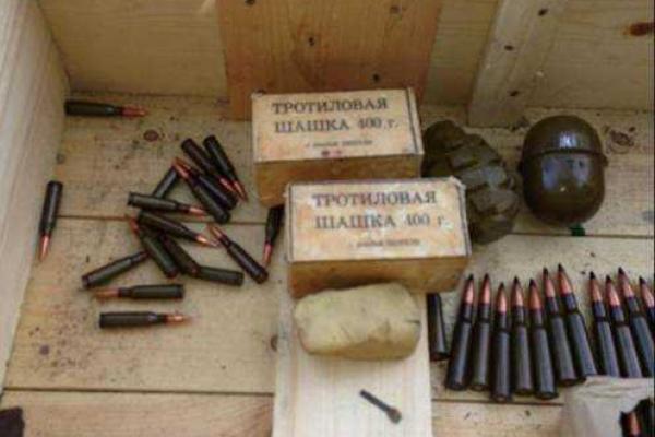 На Днепропетровщине в лесополосе обнаружен тайник с оружием - СБУ На Днепропетровщине в лесополосе обнаружен тайник с оружием - СБУ