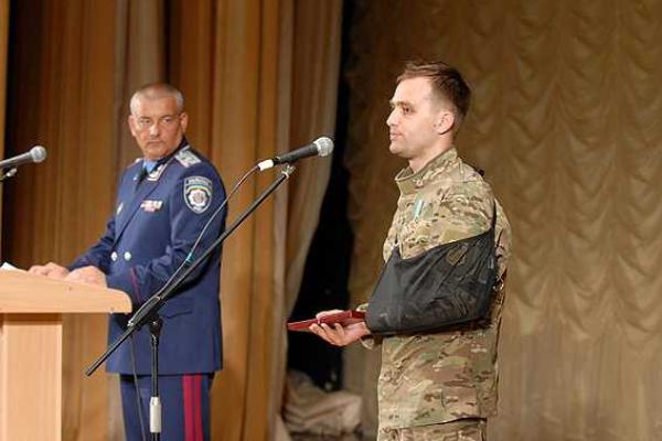 Аваков вручил награды защитникам Украины 