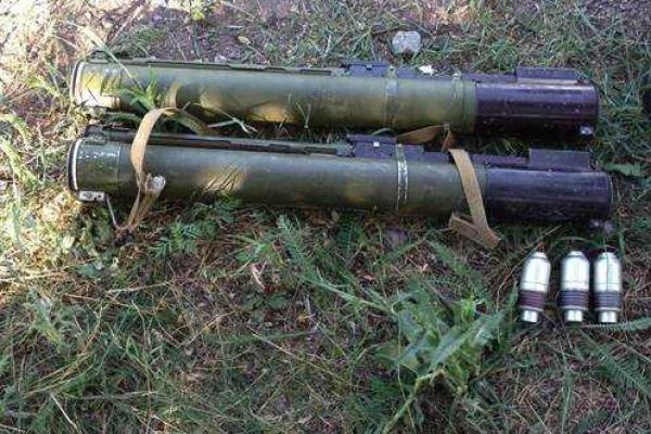 На Днепропетровщине в лесополосе обнаружен тайник с оружием - СБУ На Днепропетровщине в лесополосе обнаружен тайник с оружием - СБУ