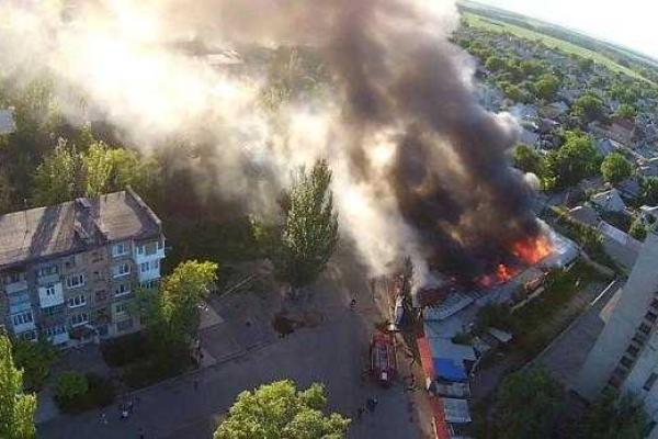 Соцсети: В Донецке в результате обстрела горел Октябрьский рынок