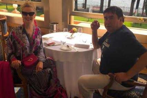 Стас Садальский питает нежные чувства к Лене Лениной Стас Садальский питает нежные чувства к Лене Лениной