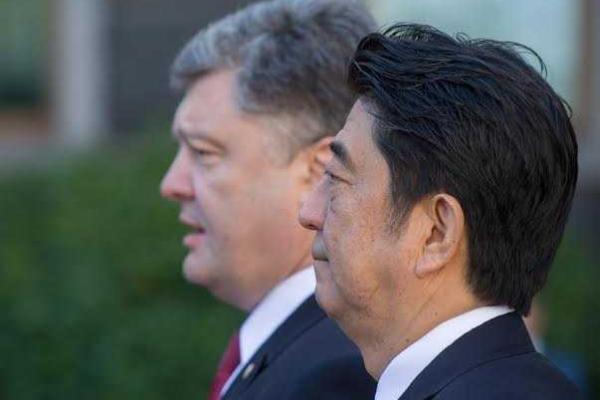 В Киев прибыла большая делегация японских чиновников во главе с Премьер-министром В Киев прибыла большая делегация японских чиновников во главе с Премьер-министром