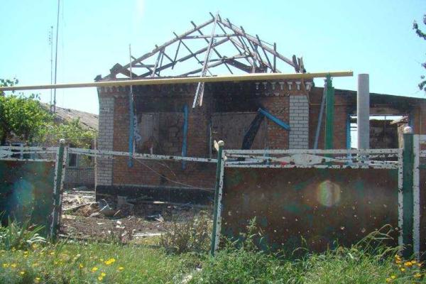 Поселок-призрак Широкино: разруха, безлюдье, смертоносные "сюрпризы" под ногами Поселок-призрак Широкино: разруха, безлюдье, смертоносные "сюрпризы" под ногами