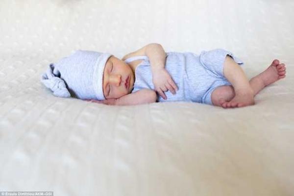 Алек Болдуин: семейная фотосессия с новорожденным сыном