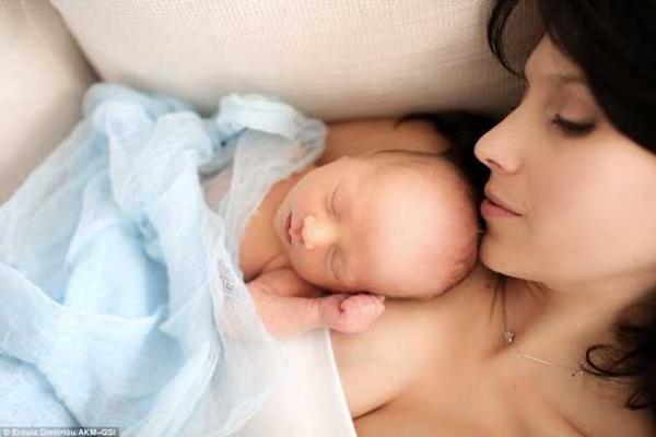 Алек Болдуин: семейная фотосессия с новорожденным сыном