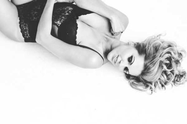 Откровенная фотосессия обворожительной Яны Клочковой