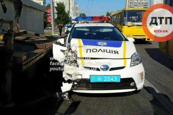 Авто новой патрульной полиции вновь стало участником ДТП Авто новой патрульной полиции вновь стало участником ДТП
