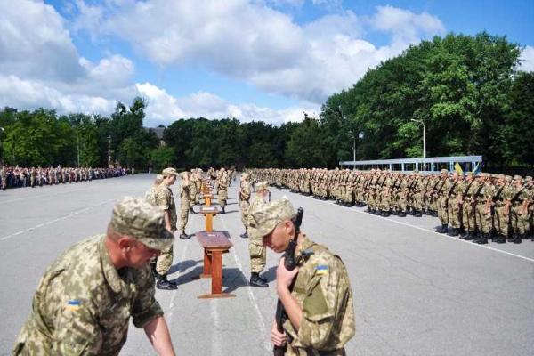 Новая экипировка: в ВСУ поступили полевые кепки -"мазепинки" Новая экипировка: в ВСУ поступили полевые кепки -"мазепинки"