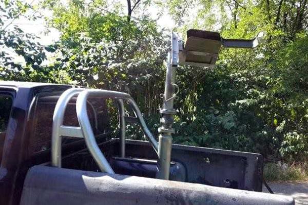 Фоторепортаж: во время отступления бойцы ПС бросили джипы и тело погибшего Фоторепортаж: во время отступления бойцы ПС бросили джипы и тело погибшего