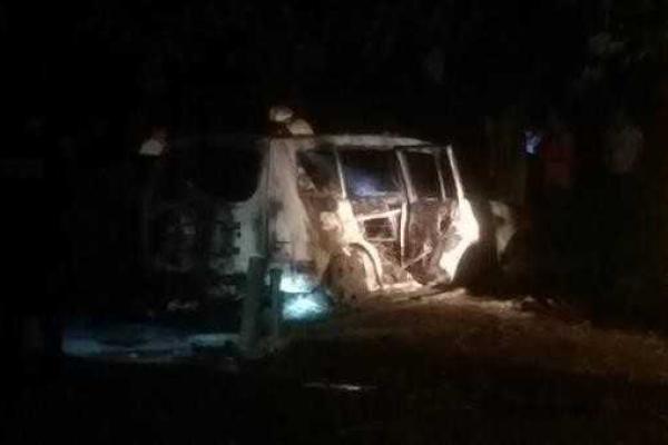 Жители Ужгорода провели бессонную ночь: взорвались и сгорели два автомобиля Жители Ужгорода провели бессонную ночь: взорвались и сгорели два автомобиля