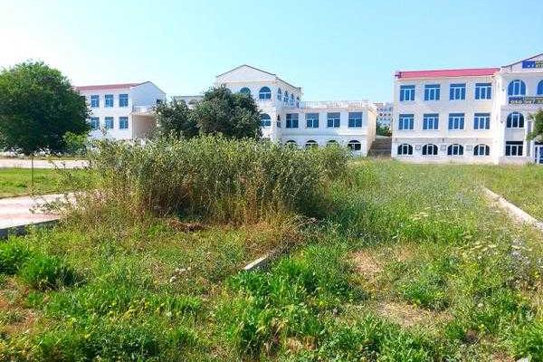 Фотоальбом: Разгар курортного сезона - пустые пляжи и пансионаты, скучающие продавцы и бармены Фотоальбом: Разгар курортного сезона - пустые пляжи и пансионаты, скучающие продавцы и бармены