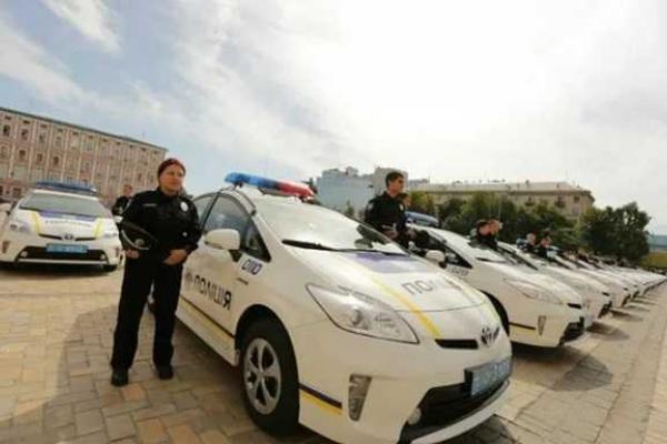 Новая патрульная служба торжественно присягнула на верность украинскому народу