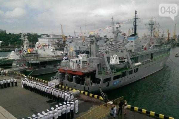 Торжества в Одессе: город отмечает День Военно-морских сил Украины Торжества в Одессе: город отмечает День Военно-морских сил Украины