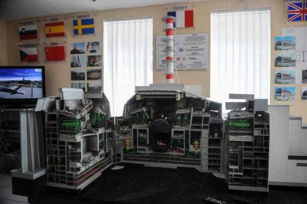 Фотоотчет: Рабочая поездка Арсения Яценюка на Чернобыльскую АЭС