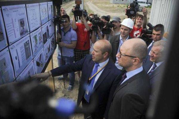 Фотоотчет: Рабочая поездка Арсения Яценюка на Чернобыльскую АЭС