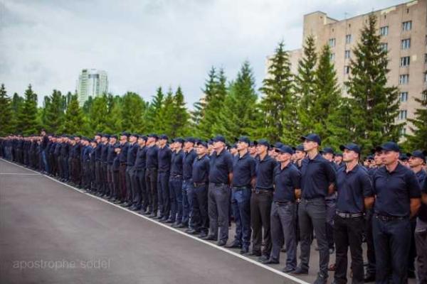В Киеве состоялся торжественный выпуск первых патрульных полицейских В Киеве состоялся торжественный выпуск первых патрульных полицейских