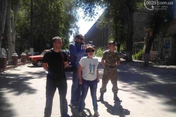 Сторонники "Правого сектора" провели пикет в Мариуполе Сторонники "Правого сектора" провели пикет в Мариуполе