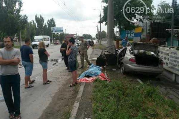 В смертельном ДТП в Мариуполе погиб водитель автомобиля "Дэу" В смертельном ДТП в Мариуполе погиб водитель автомобиля "Дэу"