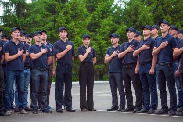 В Киеве состоялся торжественный выпуск первых патрульных полицейских В Киеве состоялся торжественный выпуск первых патрульных полицейских