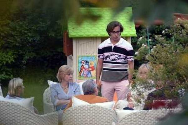 Фото Примадонны с дня рождения супруга