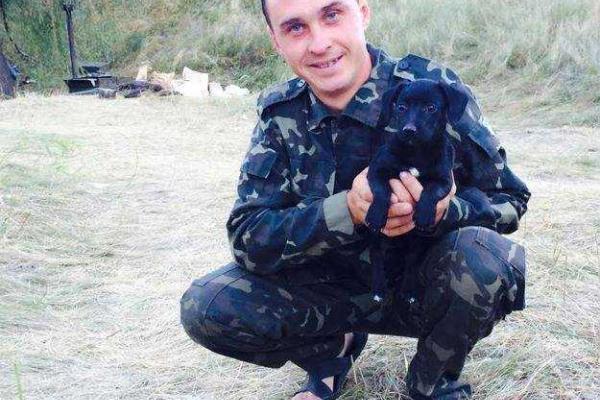 Фотоальбом: В зоне АТО с украинскими бойцами живут и "воюют" четвероногие друзья
