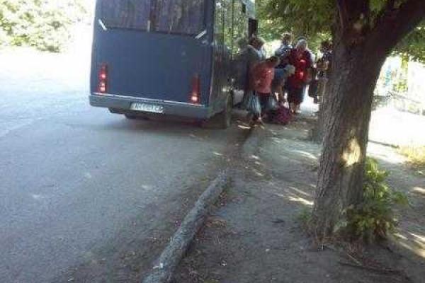 В многострадальную Марьинку возвращаются радость, улыбки и мирная суета