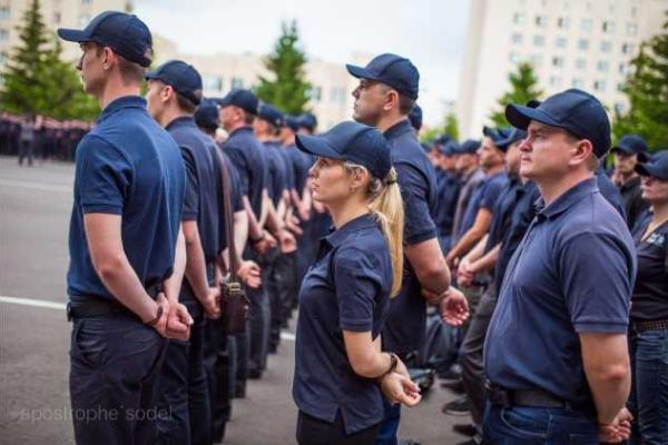 В Киеве состоялся торжественный выпуск первых патрульных полицейских В Киеве состоялся торжественный выпуск первых патрульных полицейских