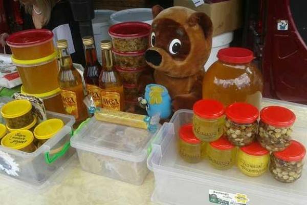 В Киевском районе Донецка провели продовольственную ярмарку В Киевском районе Донецка провели продовольственную ярмарку