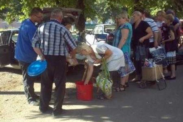 В многострадальную Марьинку возвращаются радость, улыбки и мирная суета